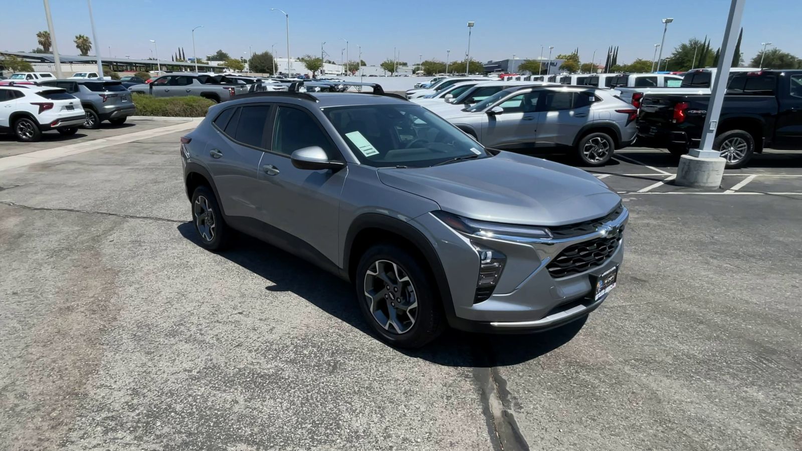 2025 Chevrolet Trax LT photo 33