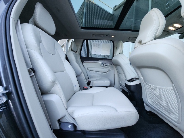 2024 Volvo XC90 Plus photo 31