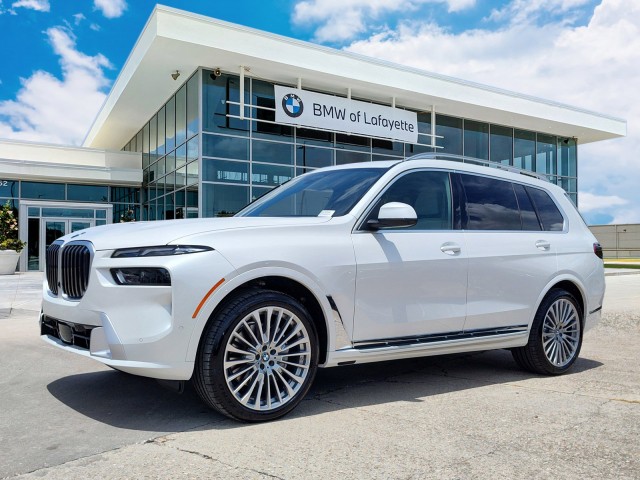 2025 BMW X7 xDrive40i
