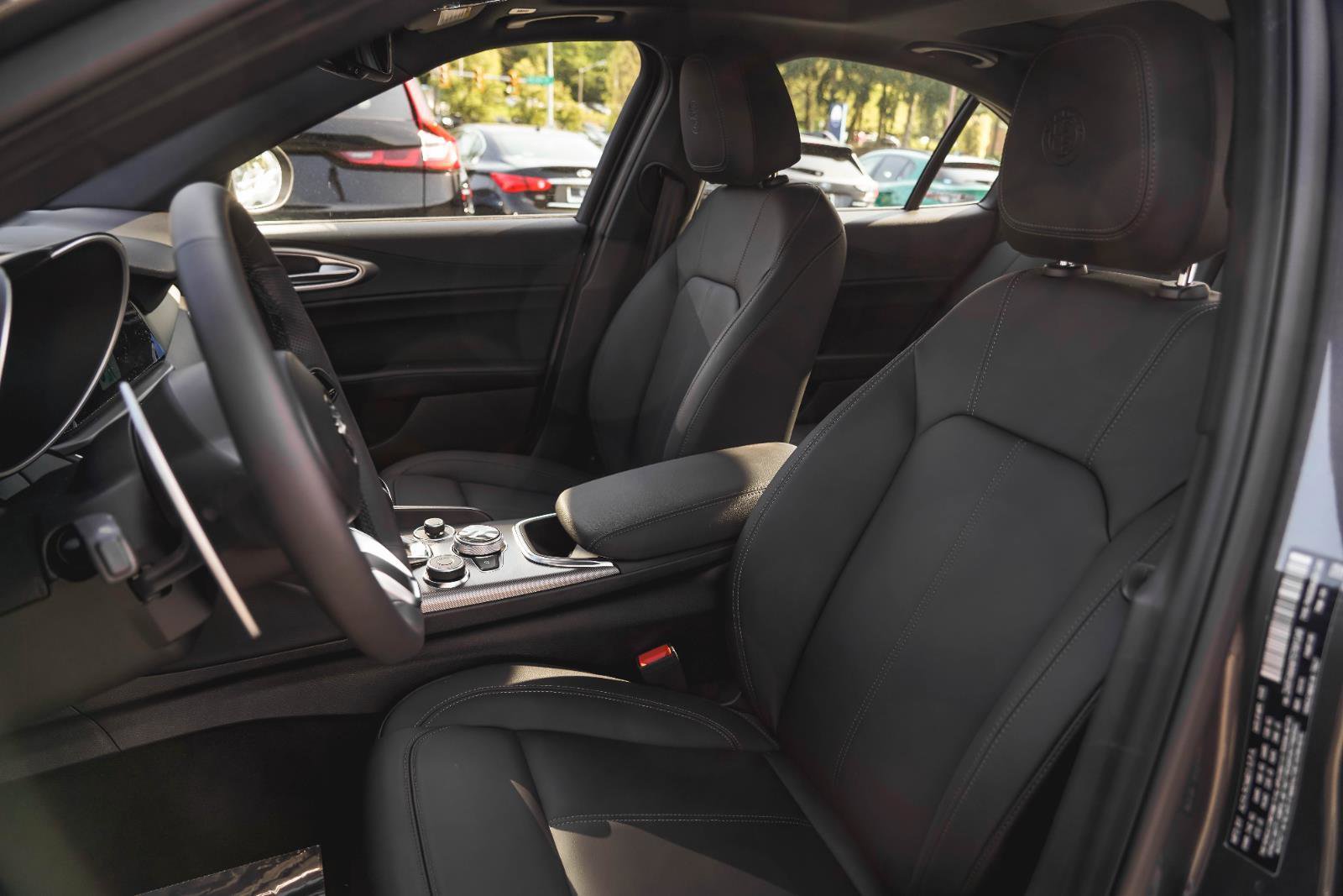 2025 Alfa Romeo Giulia Base photo 15