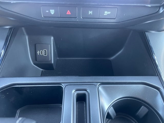2025 Ford F-150 Lightning Flash photo 29