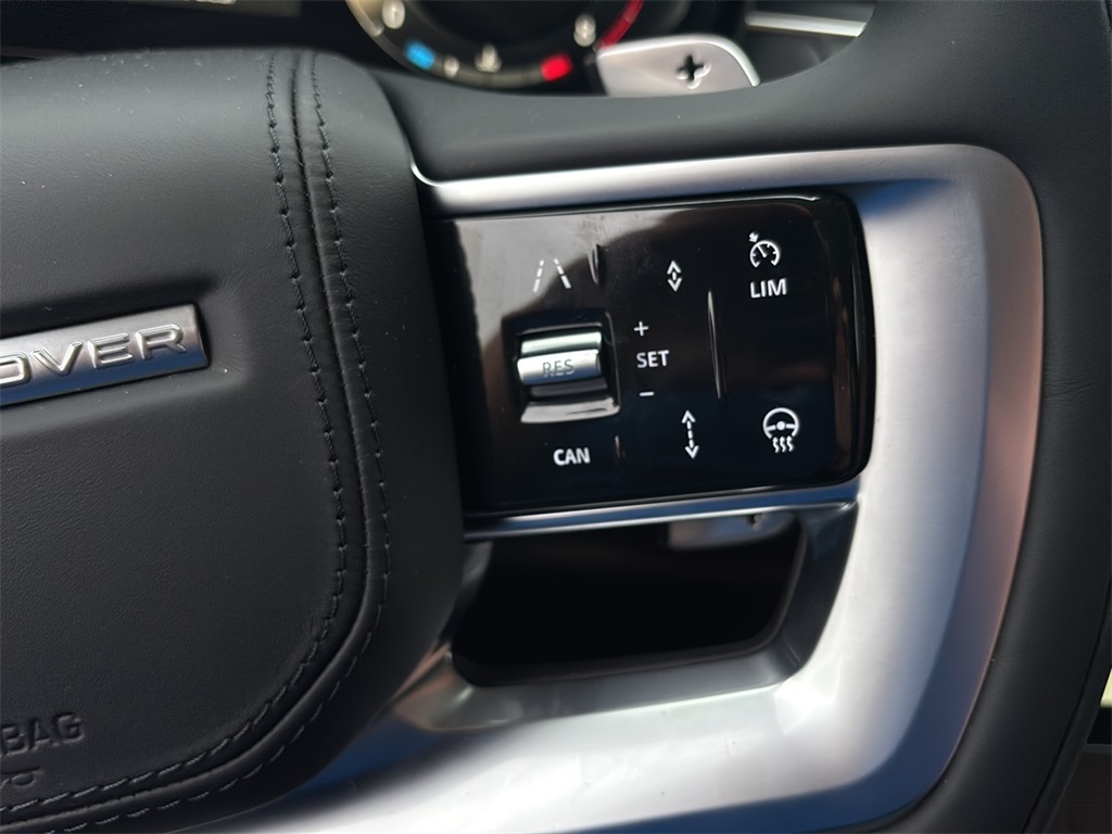 2025 Land Rover Range Rover SE photo 21