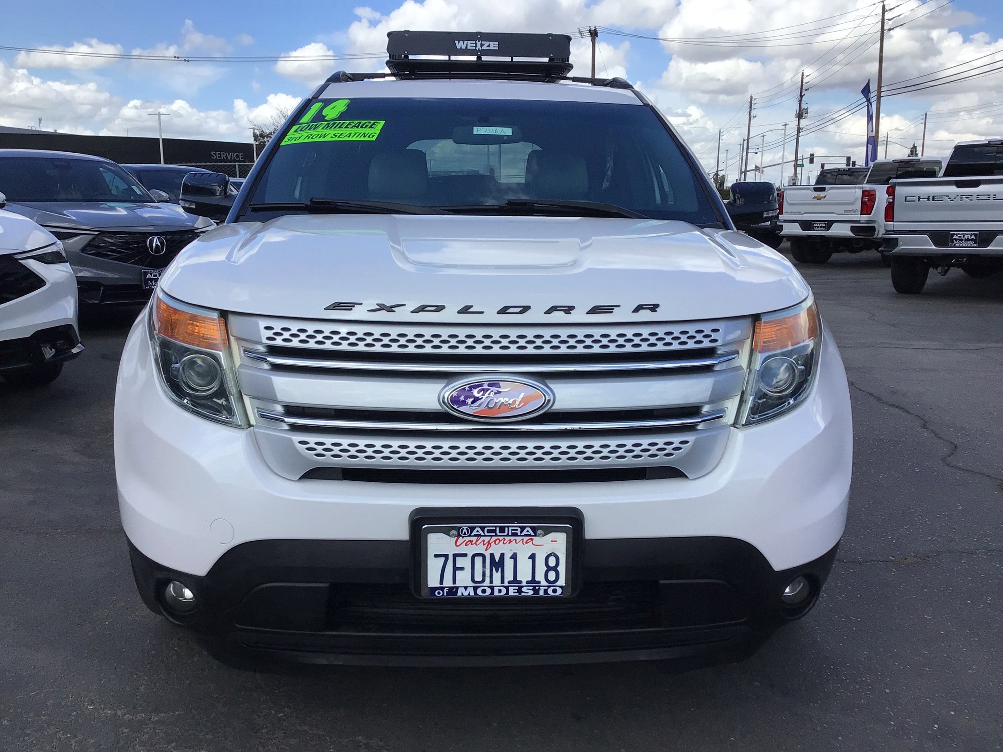 2014 Ford Explorer XLT photo 2