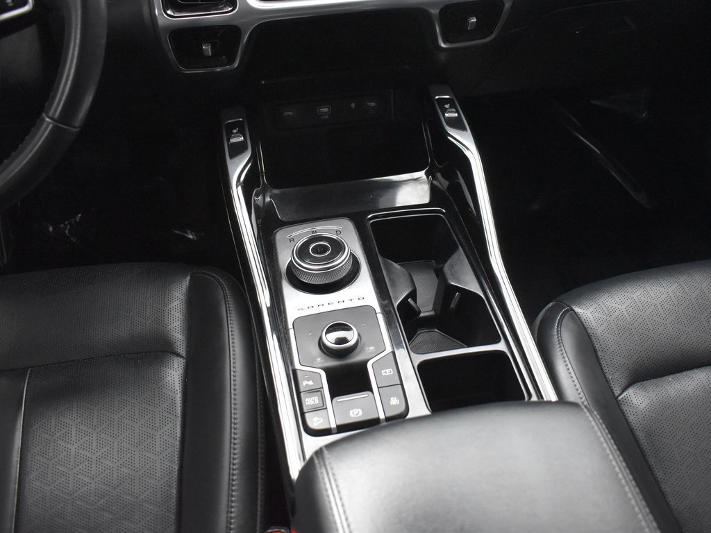 2022 Kia Sorento Plug-In Hybrid SX photo 17