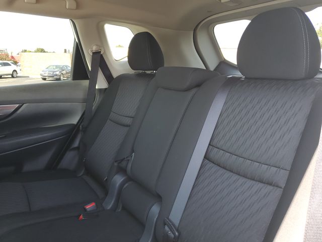 2020 Nissan Rogue SV photo 14