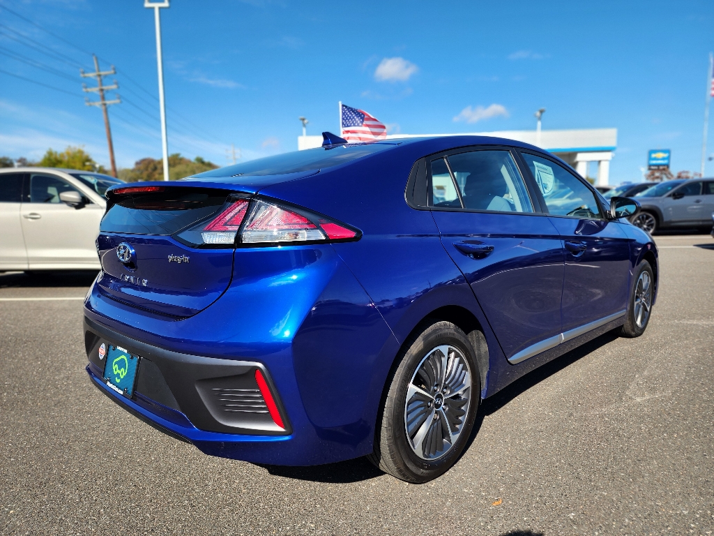 2021 Hyundai Ioniq Plug-In Hybrid SE photo 16