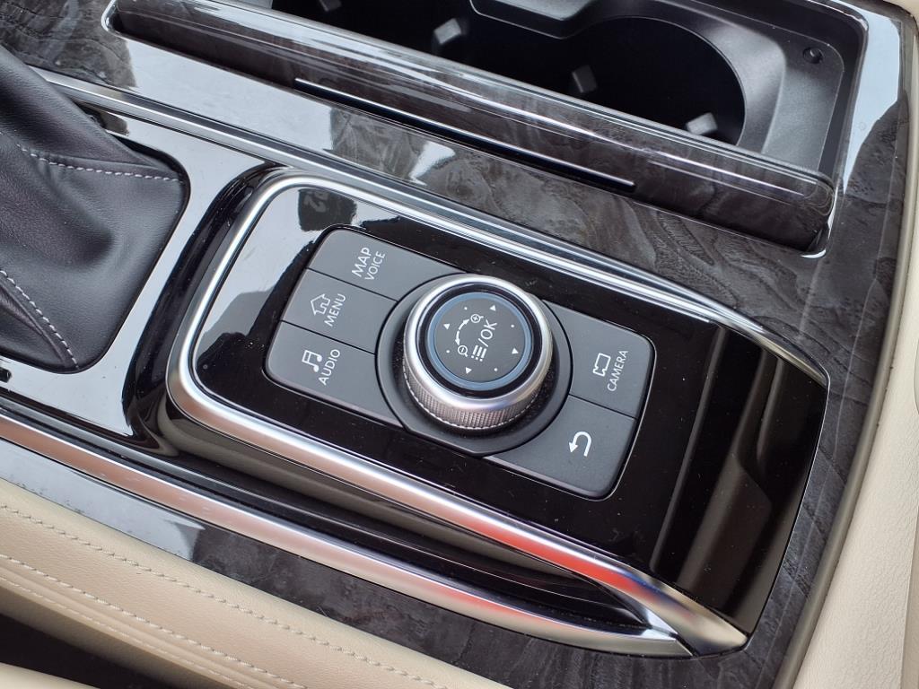 2022 Infiniti QX80 Luxe photo 13