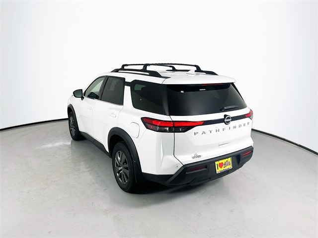 2025 Nissan Pathfinder SV photo 4