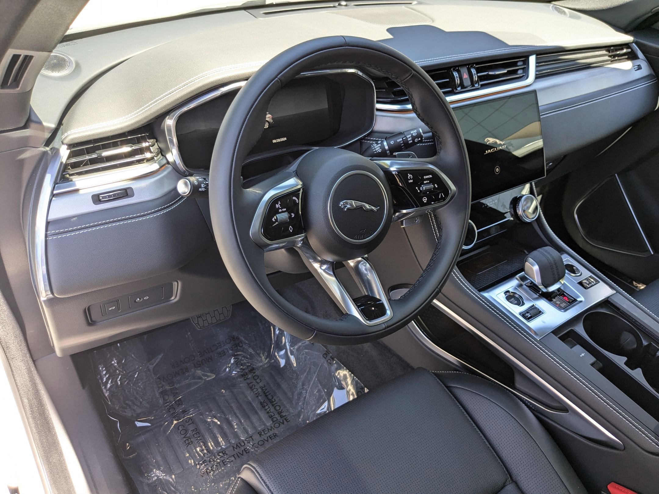 2025 Jaguar F-PACE P250 R-Dynamic S photo 3