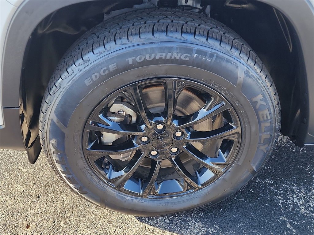 2023 Jeep Cherokee Altitude Lux photo 9