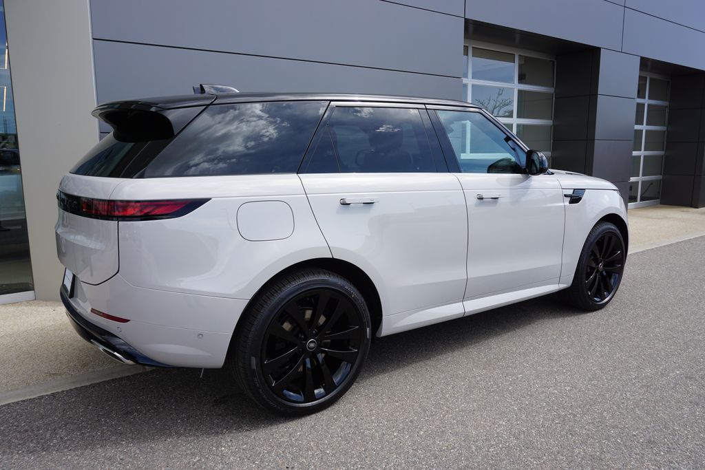 2025 Land Rover Range Rover Sport SE photo 4