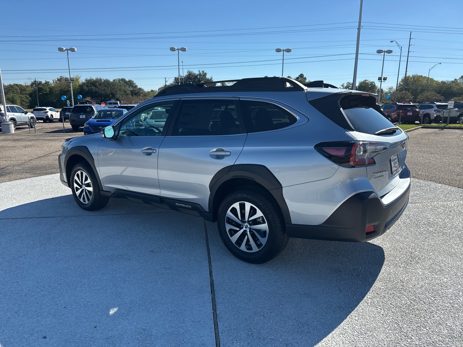 2025 Subaru Outback Premium photo 3