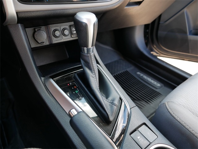 2019 Toyota Corolla LE photo 29