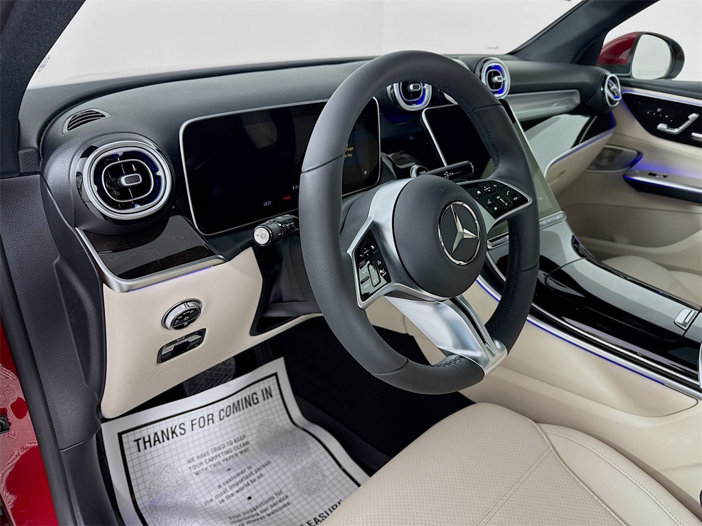 2025 Mercedes Benz GLC 300 4MATIC photo 4