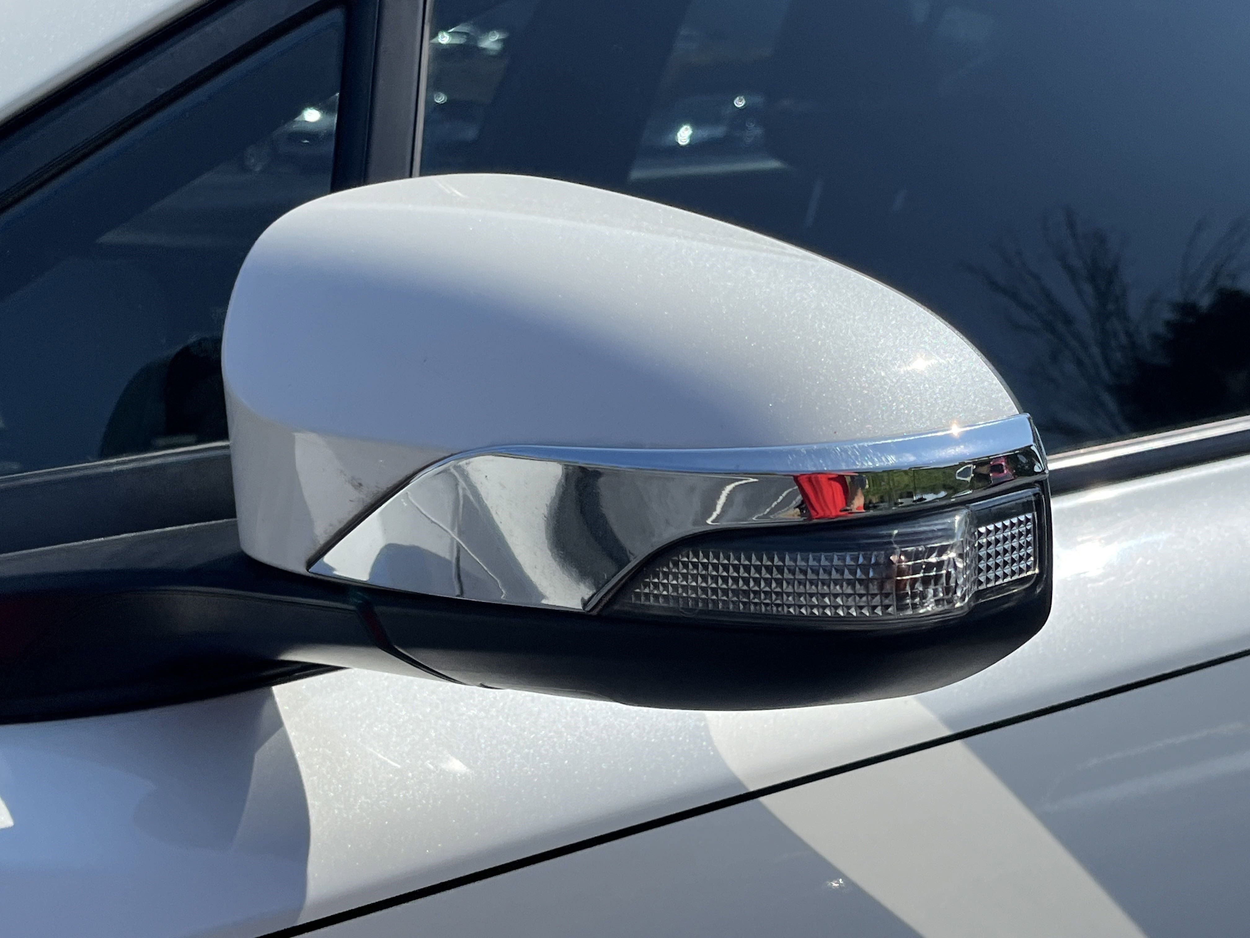 2018 Toyota C-HR XLE Premium photo 23
