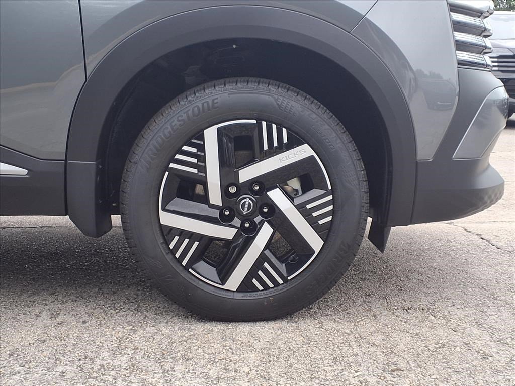 2026 Nissan Kicks SV photo 4