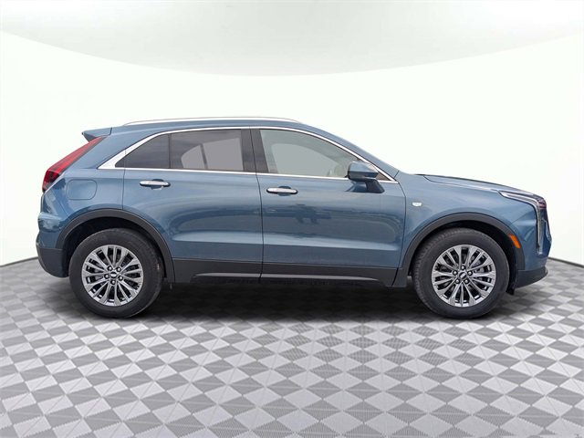 2024 Cadillac XT4 Premium Luxury photo 3