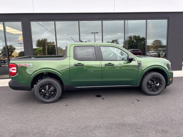 2025 Ford Maverick XLT photo 2