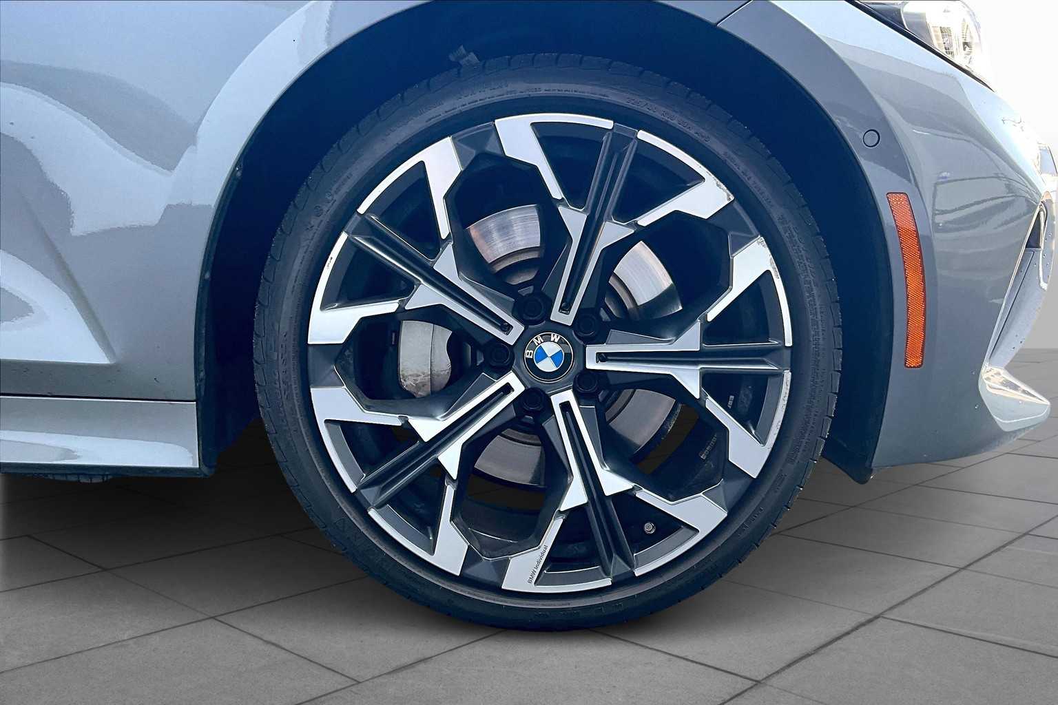 2025 Bmw 330i photo 10