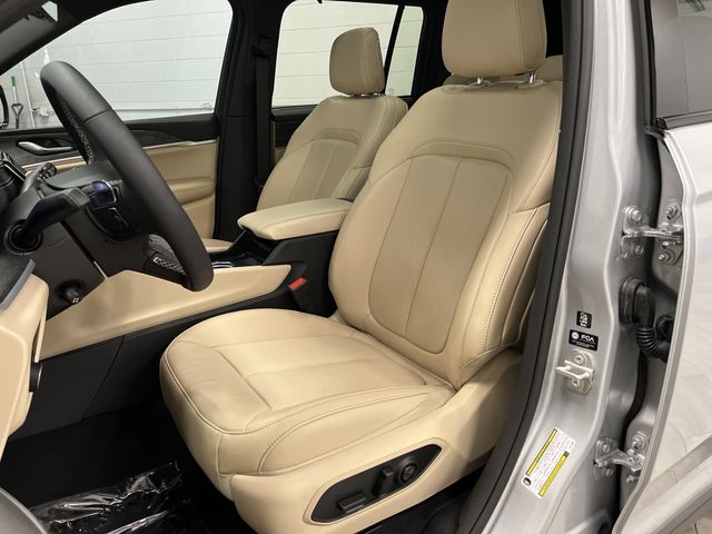 2024 Jeep Grand Cherokee Limited photo 3