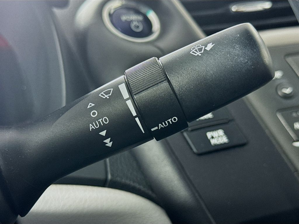2010 Lexus HS 250h photo 13