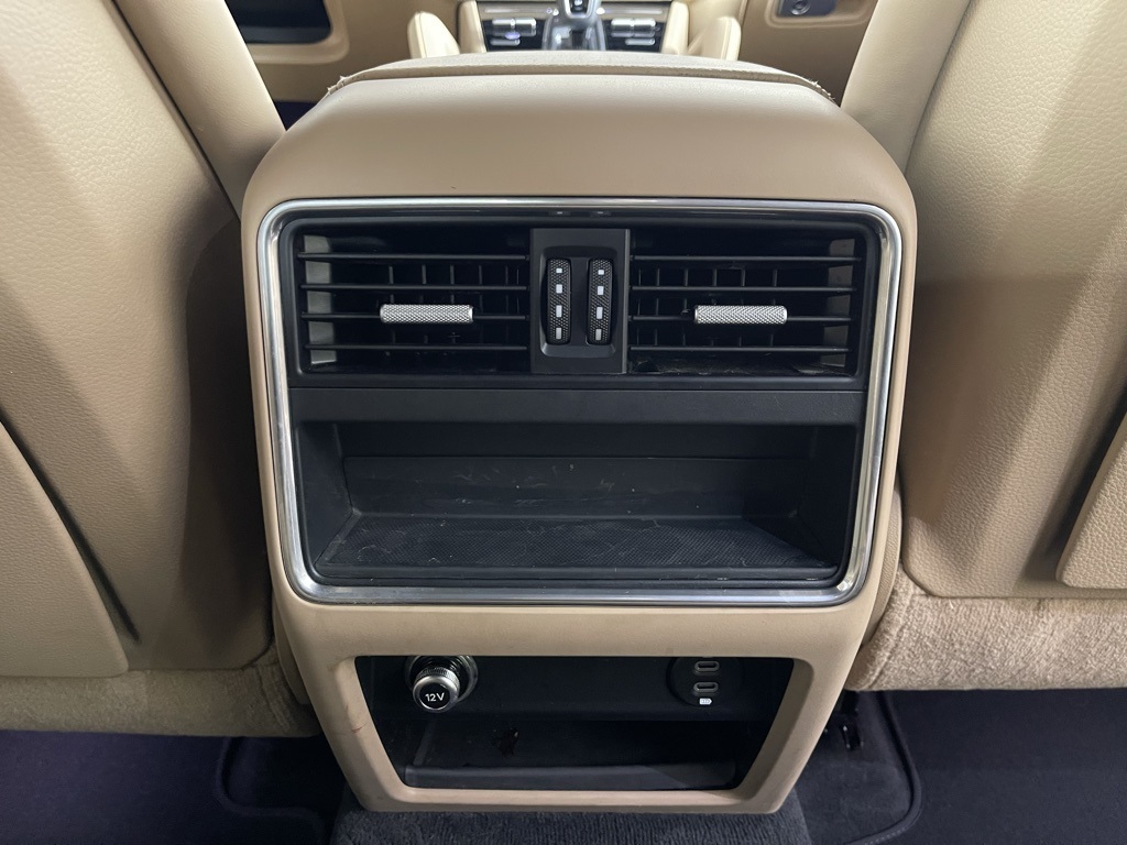 2022 Porsche Cayenne Base photo 17