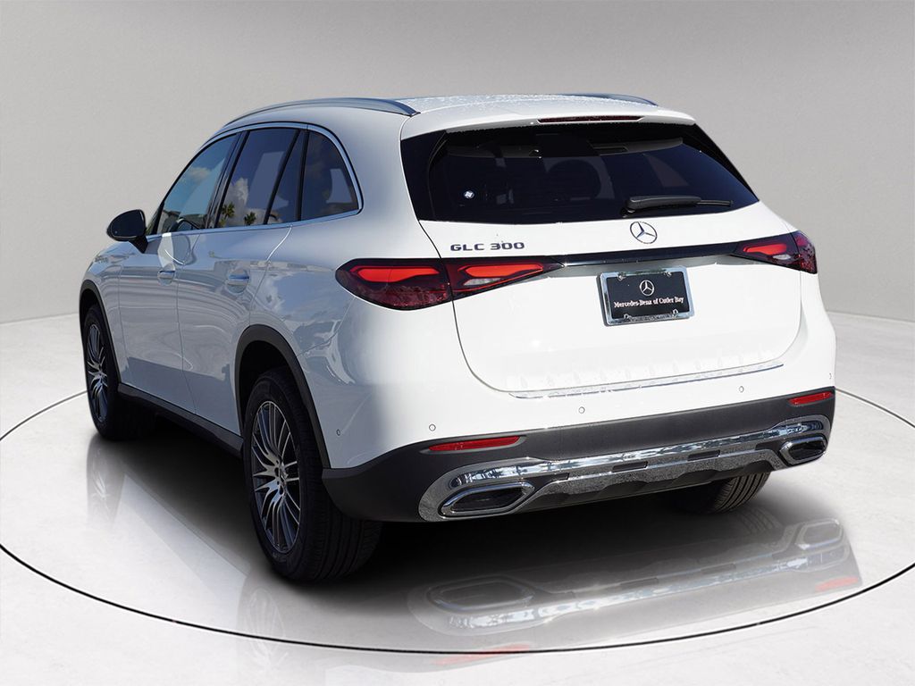 2026 Mercedes Benz GLC 300 photo 3
