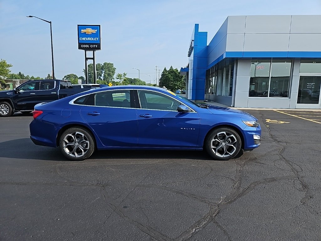 1G1ZD5ST3PF195043