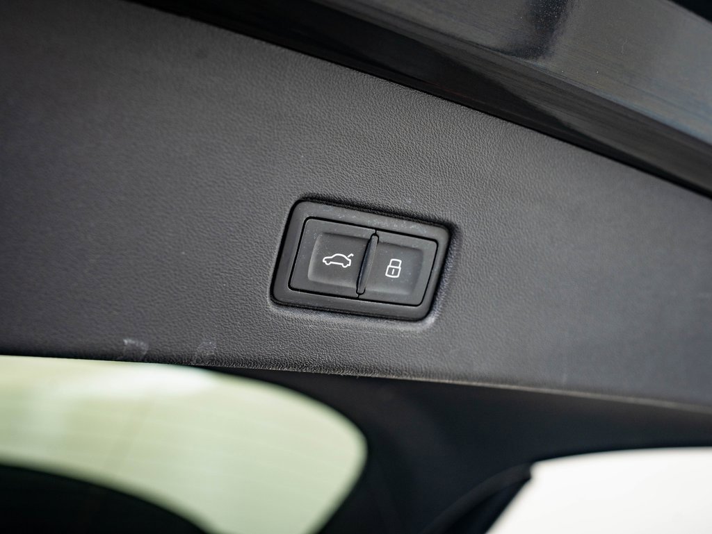 2022 Audi Q4 E-tron Premium photo 17