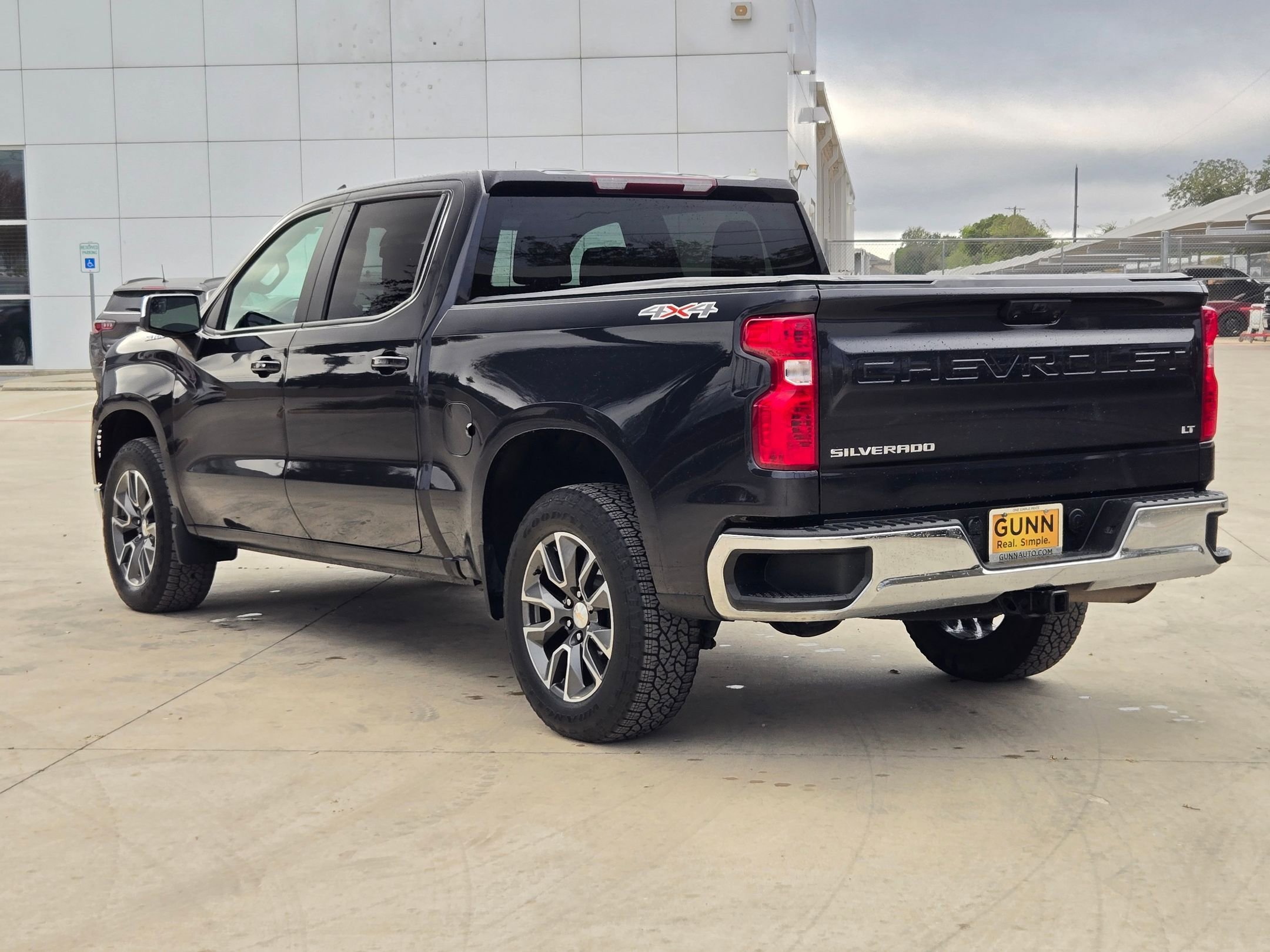 2023 Chevrolet Silverado 1500 LT photo 4