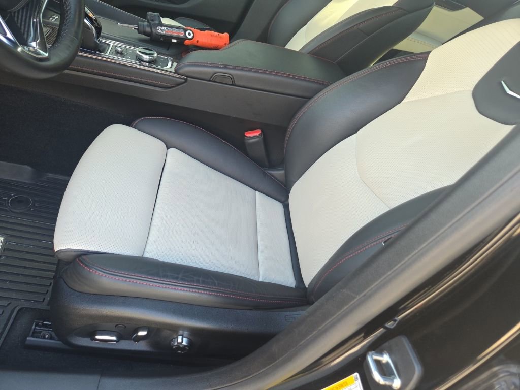 2024 Cadillac CT5 V photo 9