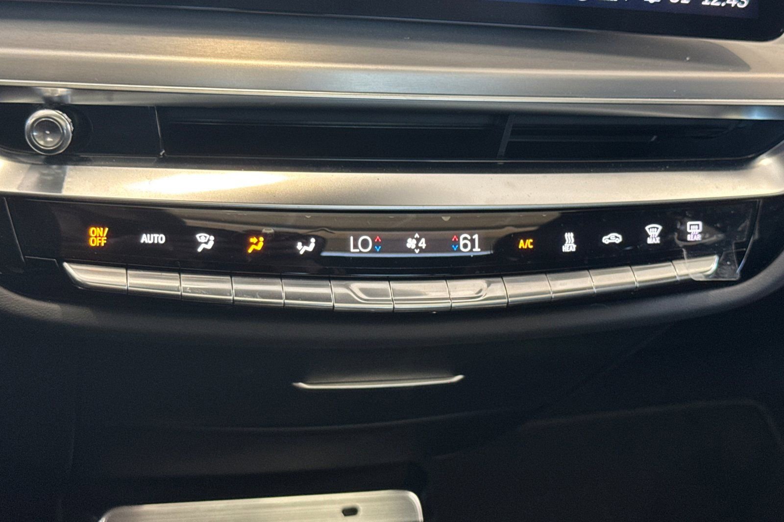 2025 Cadillac Lyriq Luxury photo 19