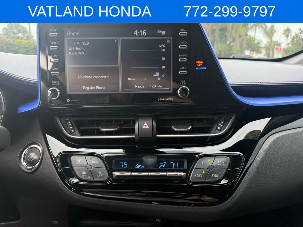 2020 Toyota C-HR XLE photo 18
