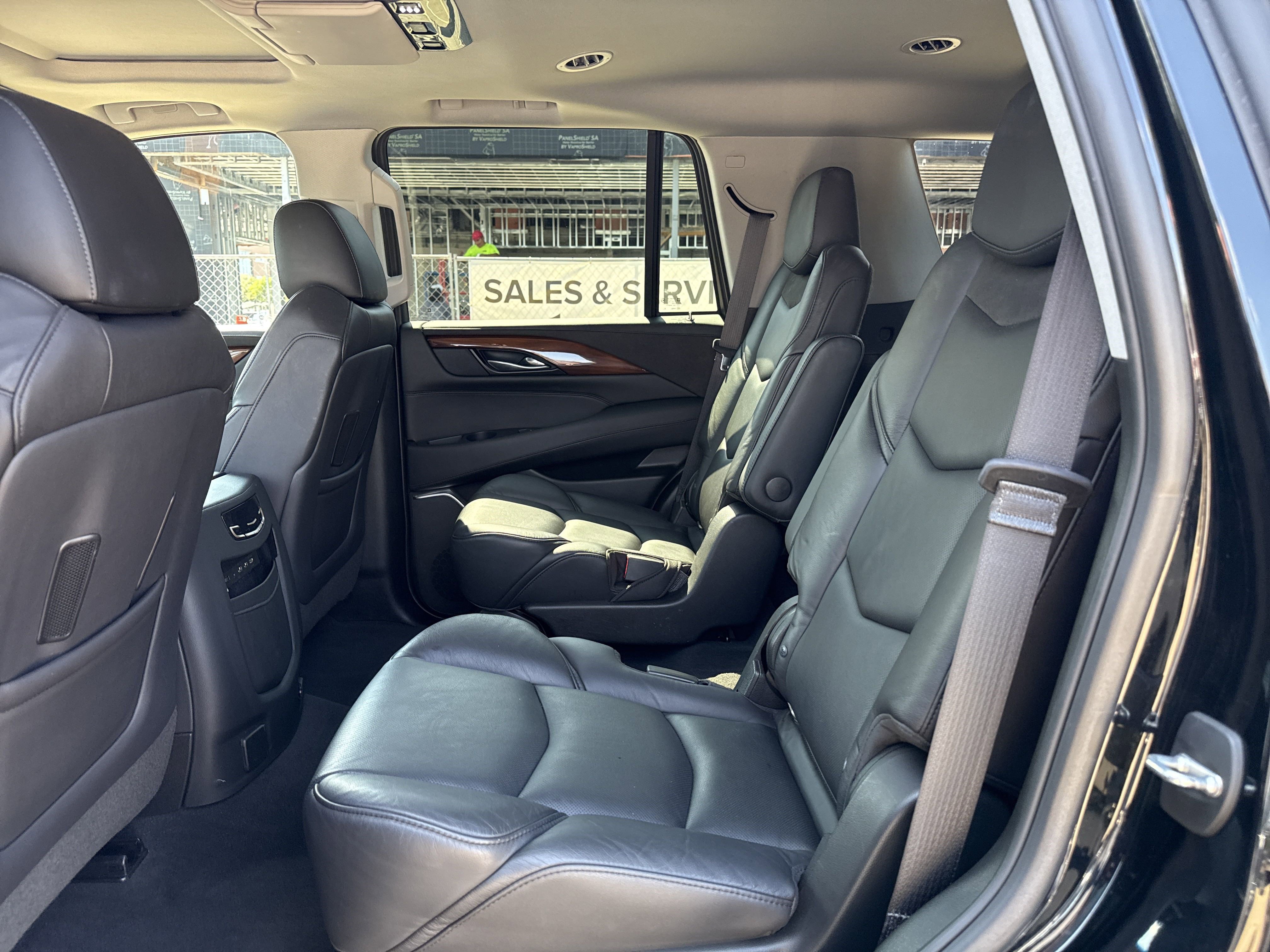 2019 Cadillac Escalade Premium Luxury photo 10
