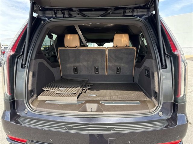2022 Cadillac Escalade ESV Sport photo 4