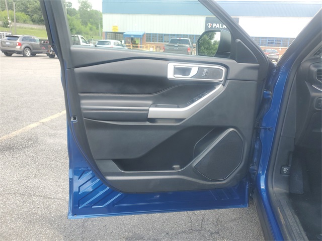 2022 Ford Explorer XLT photo 9