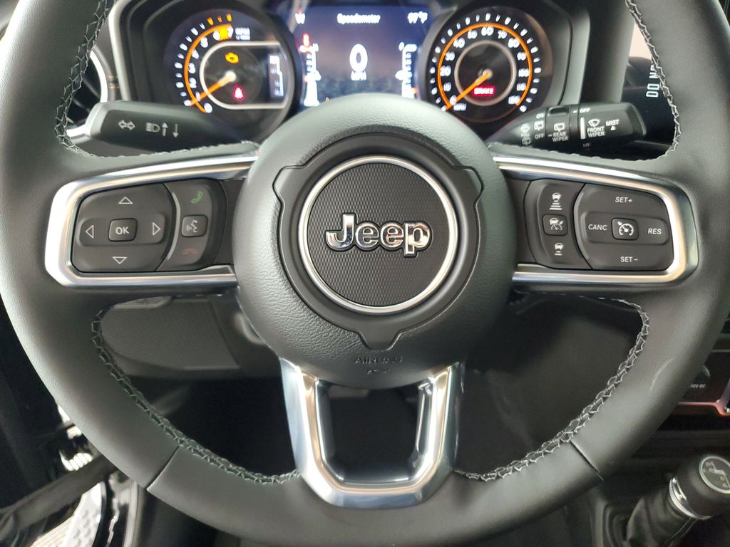 2025 Jeep Wrangler Sahara photo 17