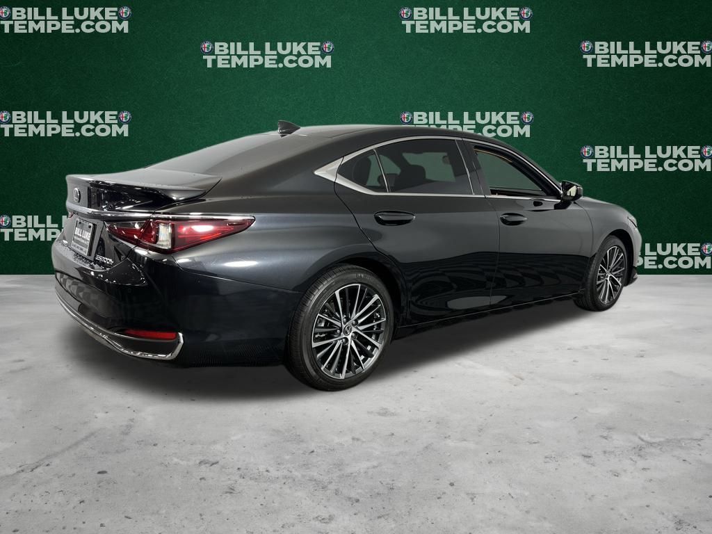 2025 Lexus ES 300h photo 4