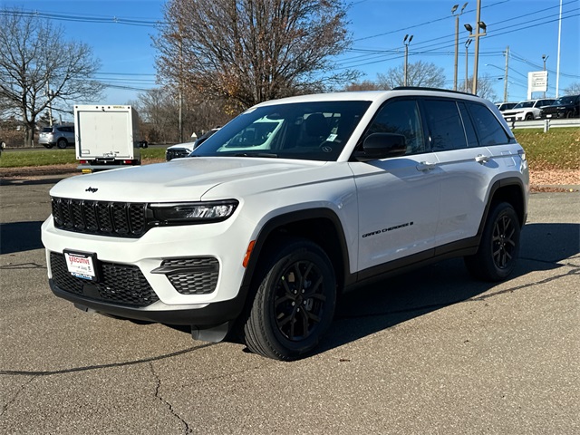 2025 Jeep Grand Cherokee Altitude's photo