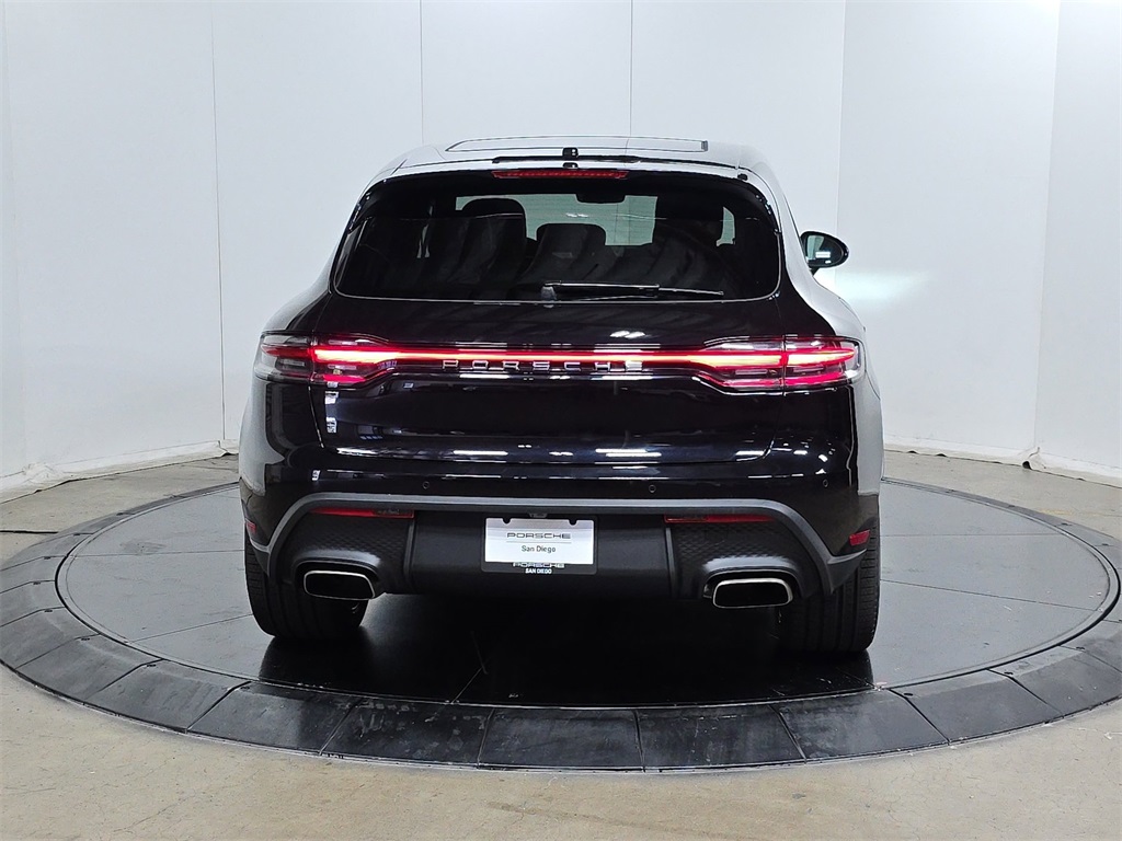 2026 Porsche Macan T photo 8