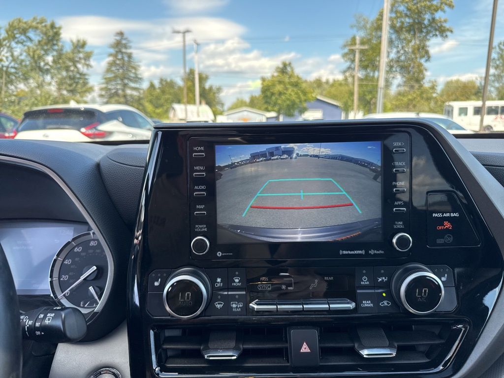 2022 Toyota Highlander XLE photo 23