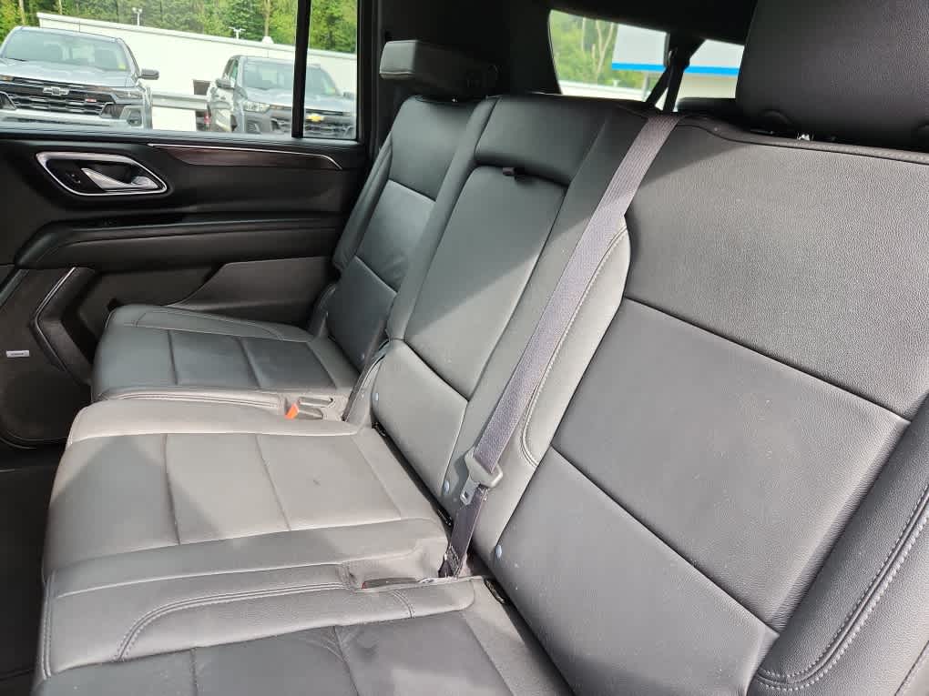 2024 Chevrolet Suburban LT photo 11