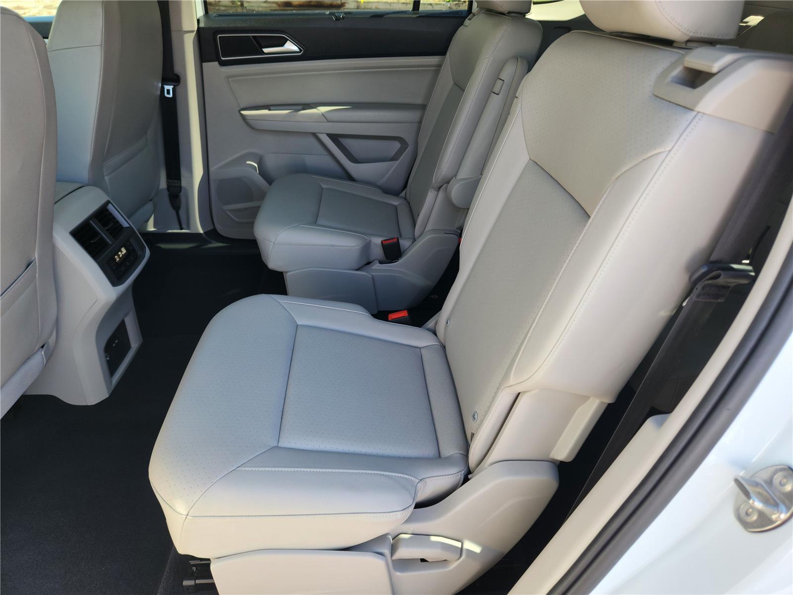 2019 Volkswagen Atlas V6 SEL R-Line photo 10