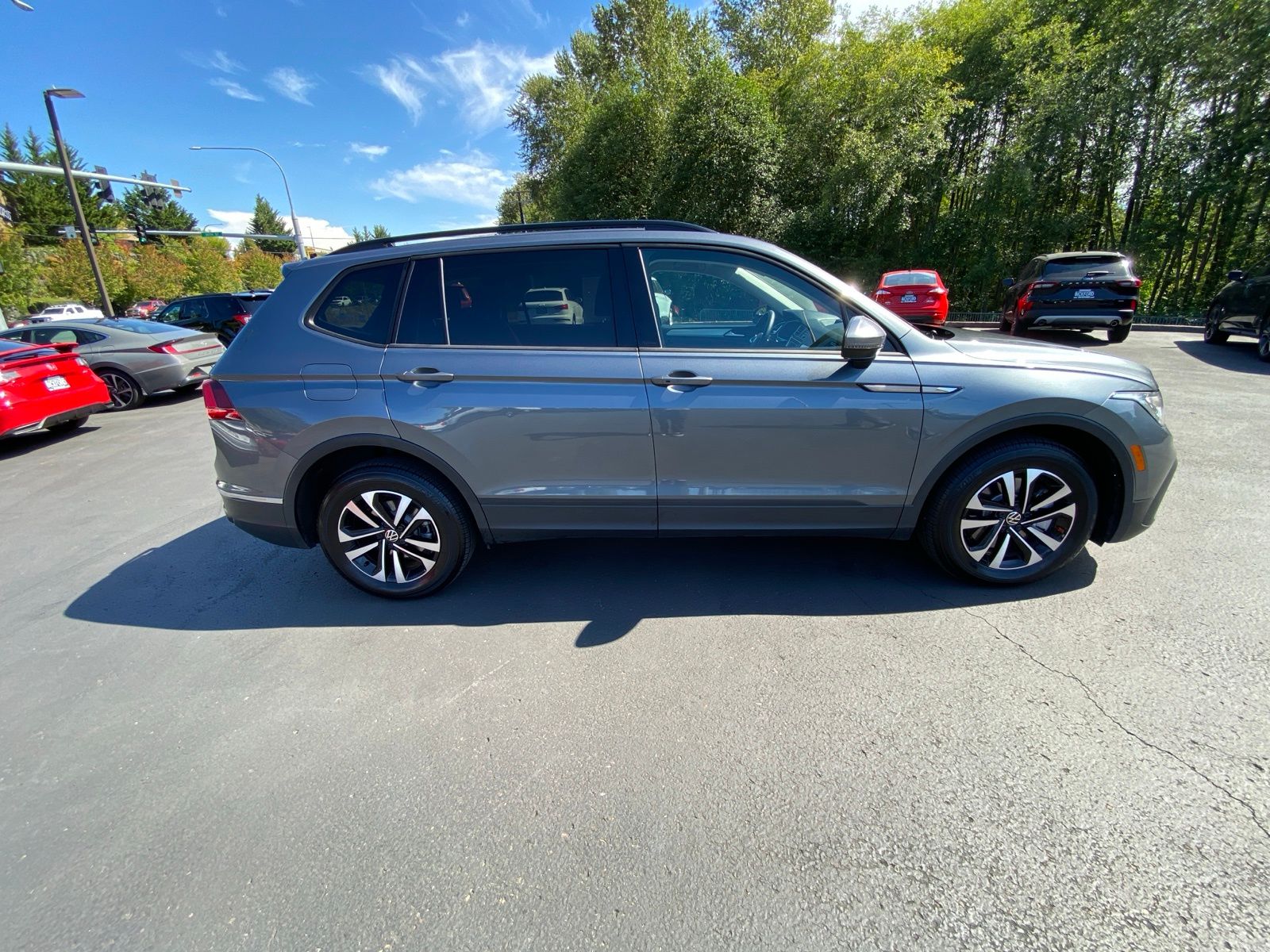 2024 Volkswagen Tiguan S photo 2
