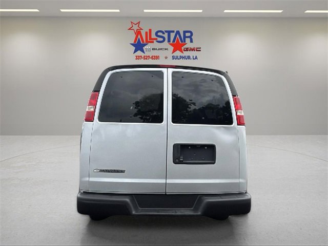 2019 Chevrolet Express Passenger 3500 LS photo 3