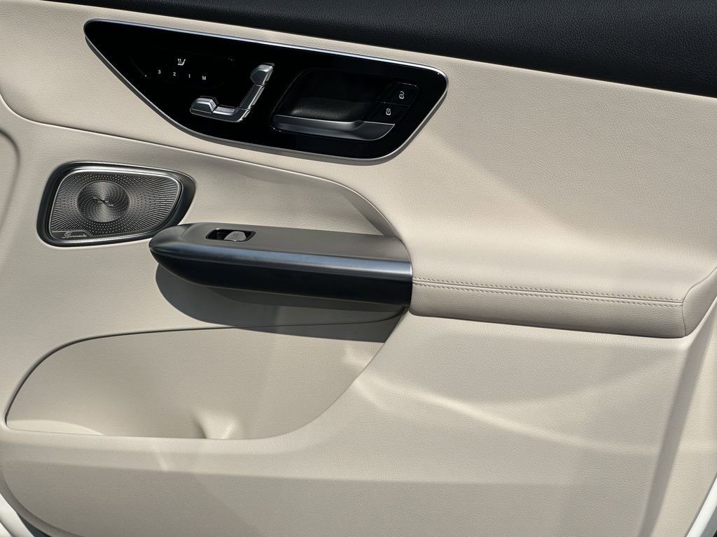 2025 Mercedes Benz GLC 300 4MATIC photo 16