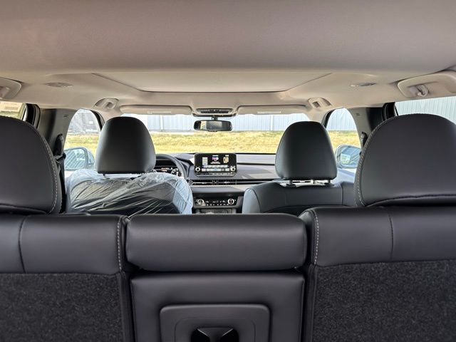 2024 Mitsubishi Outlander photo 12