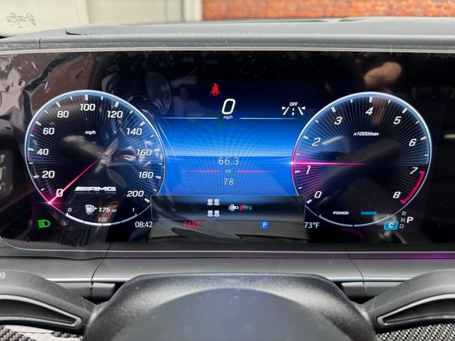 2025 Mercedes Benz GLS 63 AMG 4MATIC photo 12