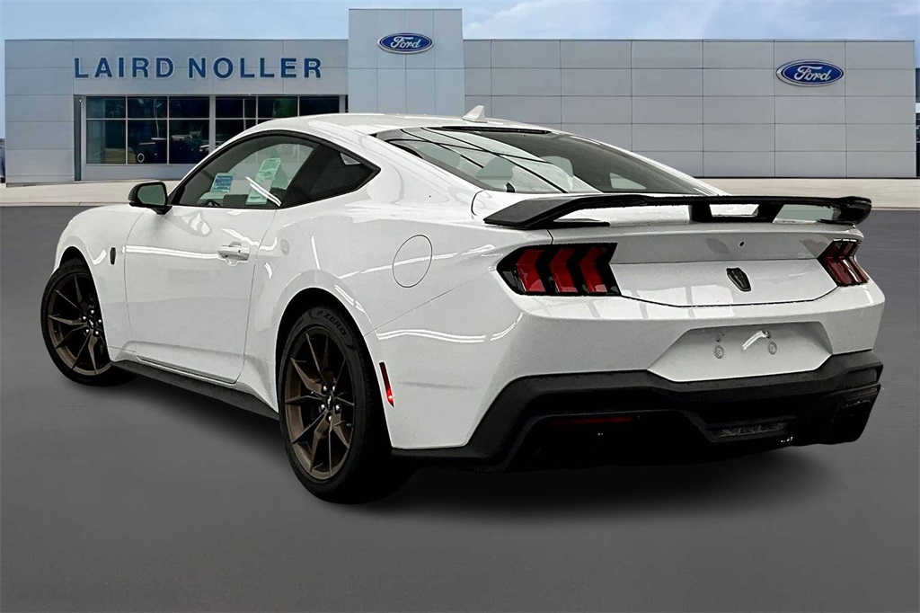 2025 Ford Mustang Dark Horse Premium photo 3