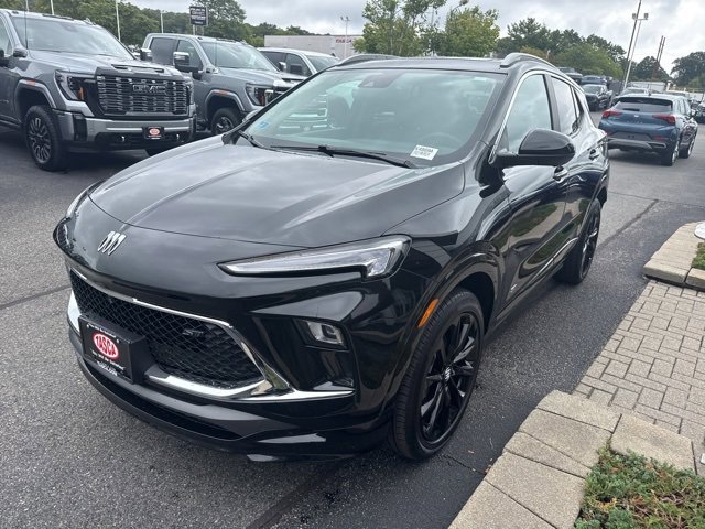 2025 Buick Encore GX Sport Touring photo 3